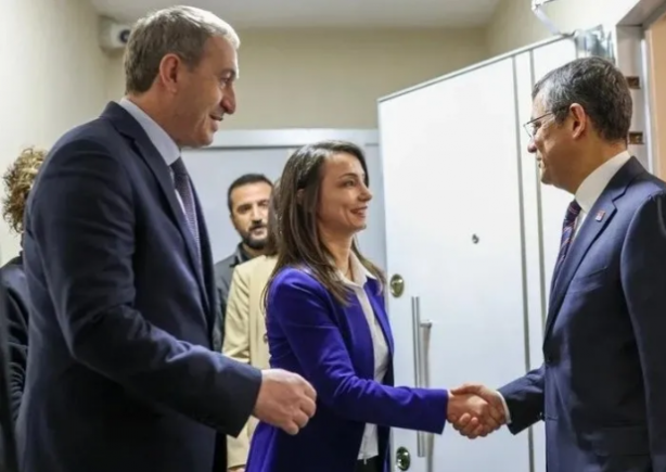 Foto - CHP terör seviciliğinde boyut atladı: Mustafa Adıgüzel'den "sayın Öcalan" skandalı