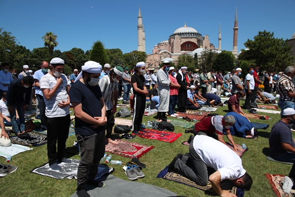 CHP yandaşı medya Ayasofya hazımsızlığını ortaya koydu