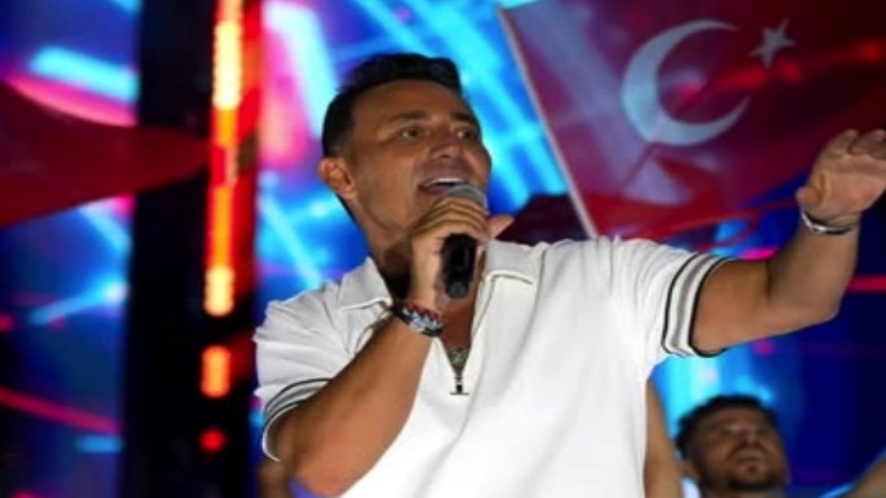 Foto - CHP yandaşı Mustafa Sandal’dan büyük rezalet! Bunlar bu kadarlık adam işte