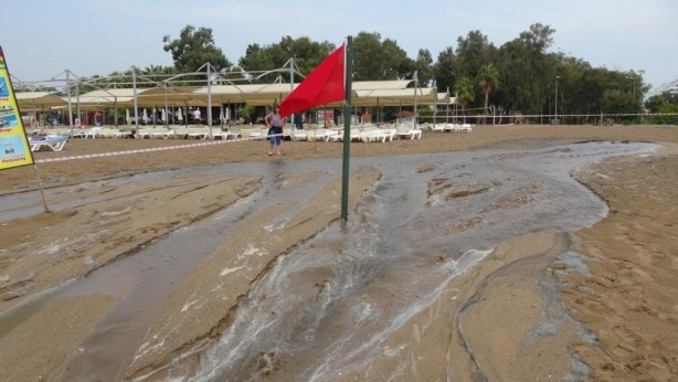 Foto - CHP yönetimi kendini belli ediyor! Turizm kentinde kanalizasyon rezaleti