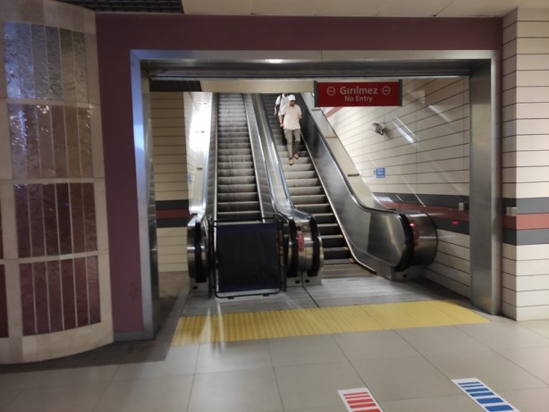 Foto - CHP yönetimi sayesinde İstanbul'da hizmet dışı kalan yürüyen merdivenler ve asansörler! İşte listesi