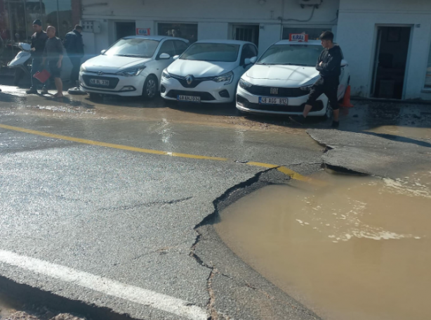 Foto - CHP yönetimindeki Bodrum'da sel baskını! Sebebi yağmur da değil...