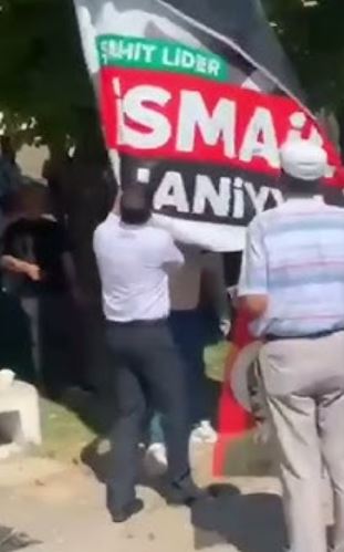 Foto - CHP zihniyetinin Kur'an-ı Kerim'e de saygısı yok! Şehit Haniye posterinde dikkat çeken detay