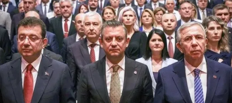 Foto - CHP'de 3'lü kriz! Çekişme derinleşiyor… Yavaş’tan basın şovu