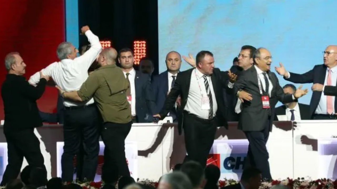 Foto - CHP’de büyük tasfiye! Muhalif 300 başkan değiştirildi