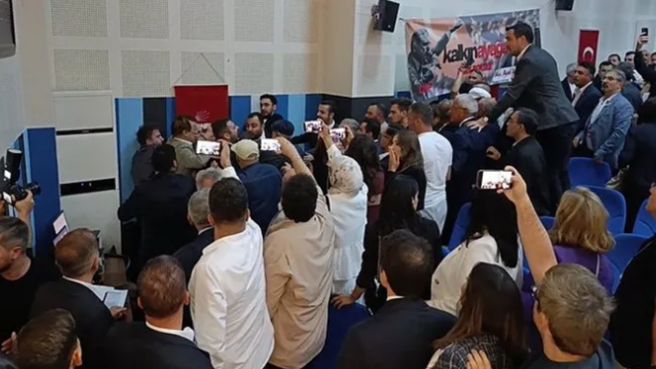 Foto - CHP’de büyük tasfiye! Muhalif 300 başkan değiştirildi