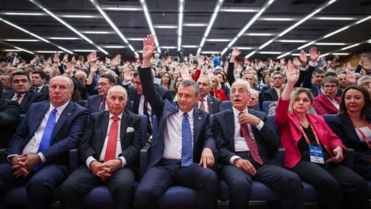 Foto - CHP’de büyük tasfiye! Muhalif 300 başkan değiştirildi