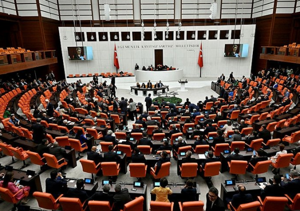 Foto - CHP'de ‘cambaza bak’ taktiği! Parti içi kavgayı örtmek için o yönteme sarıldı