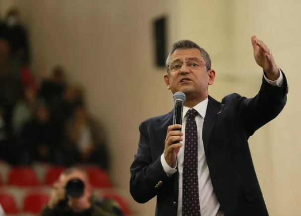 CHP’de İzmir ve Çankaya krizi! Özgür Özel’in otoritesi bitti