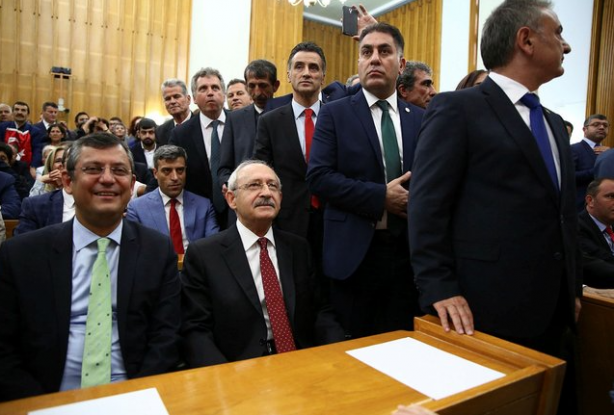 Foto - CHP’de koltuk kavgası kızışıyor: Özgür Özel de adayım dedi Kemal Kılıçdaroğlu’na resti çekti: Her göreve talibim!