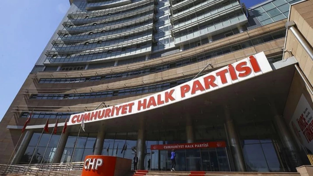 CHP’de kritik toplantı! Tüm Türkiye’nin hep bir ağızdan beddualar ettiği isim, partiden ihraç ediliyor