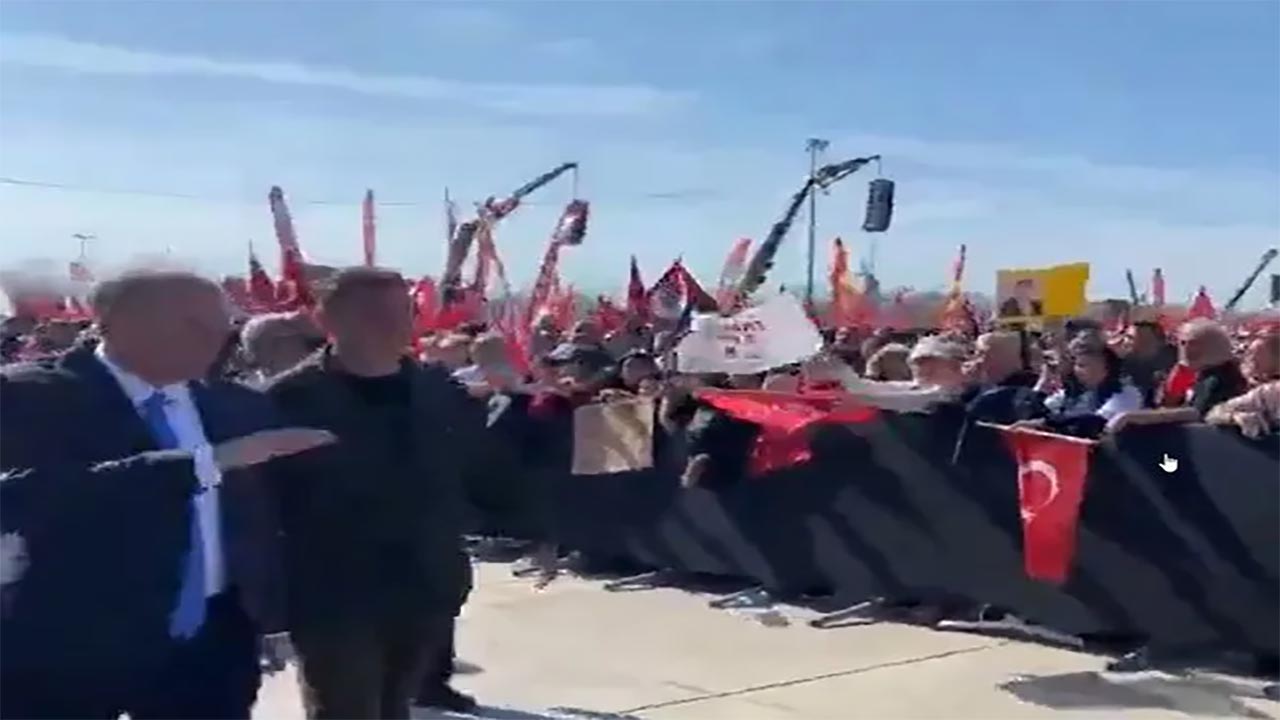 Foto - CHP'de Muharrem İnce krizi! Miting alanını terk etti