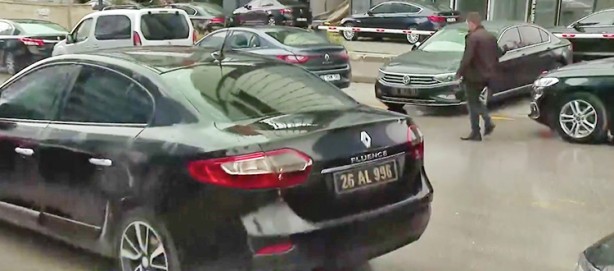 Foto - CHP’de şapka düştü, kel göründü... Mızrak çuvala sığmadı: Özgür Özel’in "Tasarruf Genelgesi"(!)nin şifreleri çözüldü... Halk kandırıldı