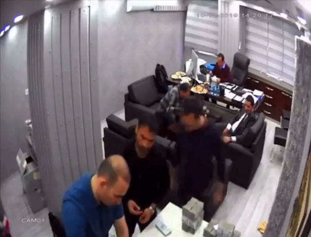 CHP'deki para sayma görüntüleri muhalif medya ve partilileri de çıldırttı! "Amaçları İstanbulluyu soymak"