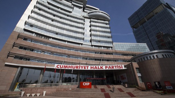 CHP'den büyük küstahlık! Türk polisine "zorba" deyip hakaret ettiler