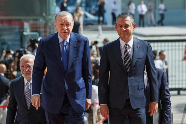 Foto - CHP’den daha önce duymadığımız sözler bunlar! Siyasi gerilimin, Türkiye'ye hiçbir faydası yok. CHP'ye de faydası yok