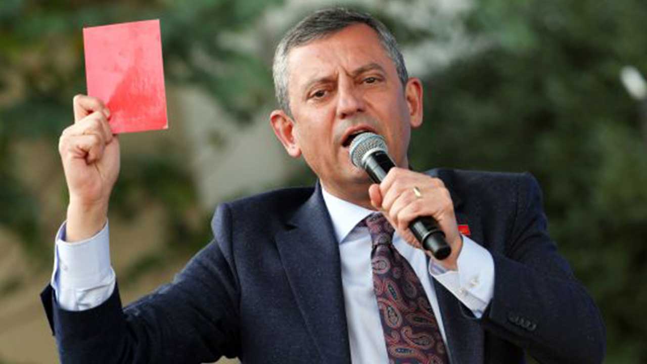 Foto - CHP’den şimdi de mobil kırmızı kart! Sosyal medya yıkıldı: Dalga mı geçiyorsunuz siz?