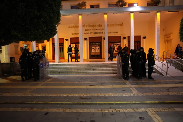 CHP'li Adana Büyükşehir Belediyesine operasyon!