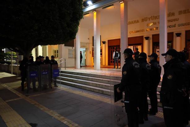 Foto - CHP'li Adana Büyükşehir Belediyesine operasyon!