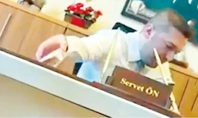 Foto - CHP'li Ataşehir Belediyesi'nde yolsuzluk skandalı! Rüşvetçi müdüre istenen ceza belli oldu