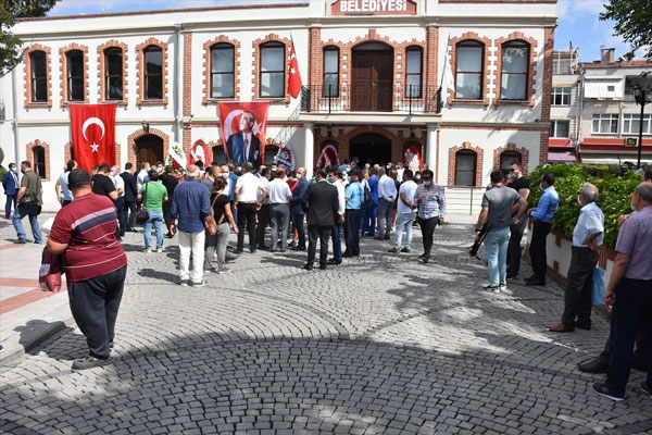 CHP’li Başkan, Cumhurbaşkanı Erdoğan’ın heykelini yaptı