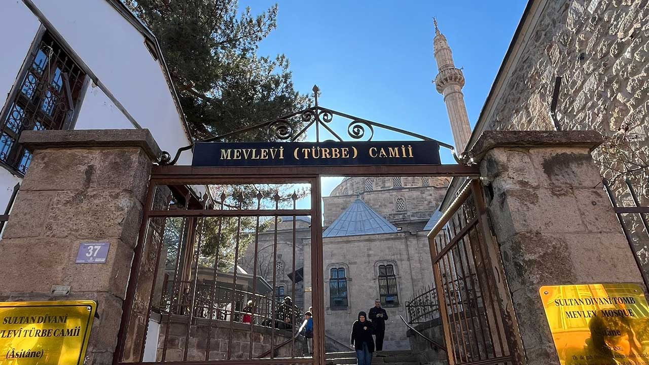 Foto - CHP'li başkan kenti ayağa kaldırdı! Cami yerleşinde tepki çeken kareler