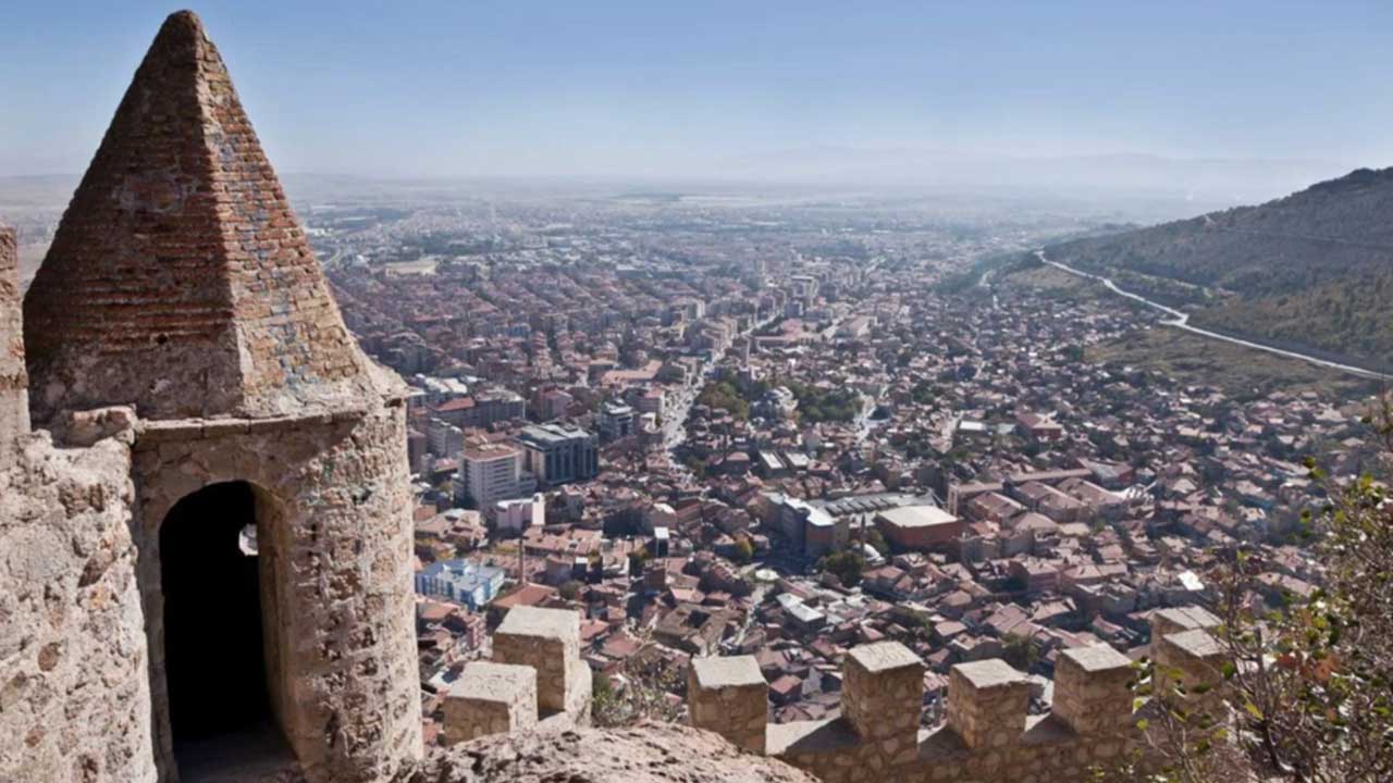 CHP'li başkan kenti ayağa kaldırdı! Cami yerleşinde tepki çeken kareler