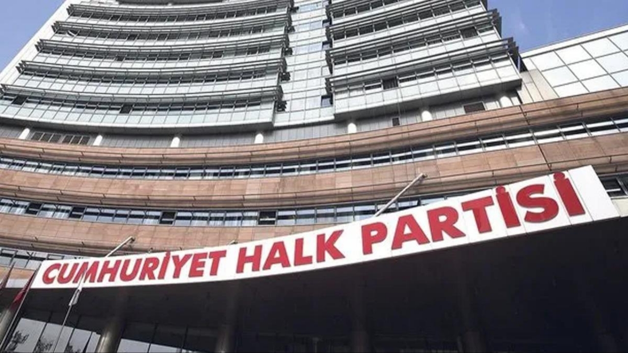 CHP’li başkanlar eş-dost kadrolaşmasında yarıştı! İşte "şanslı(!)" hısım-akrabaların posterlik tam listesi