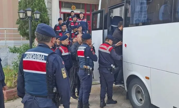 Foto - CHP’li belediye çalışanlarından 1.7 milyarlık dev vurgun! 3 villa, 40 ev ve 9 arsayı sahte vekâletnameyle sattılar