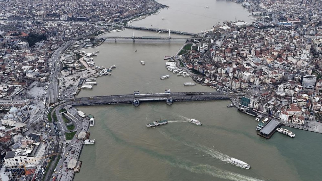CHP’li belediye çevre faciasına davetiye çıkarıyor Haliç'i öldürdü sıra balıklara geldi