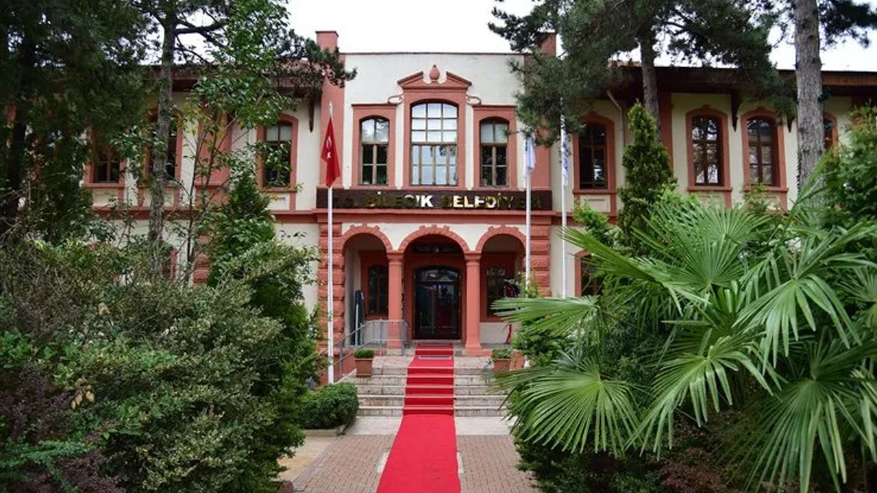 Foto - CHP'li belediyede aileye teslim ihale! Arsalar peşkeş çekildi