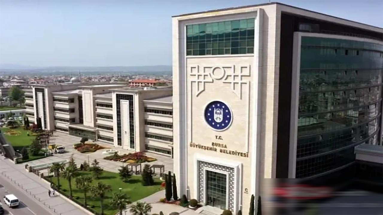 Foto - CHP’li belediyede skandal! Engelli işçi haksızlığa dayanamadı, kendini yakmaya kalkıştı