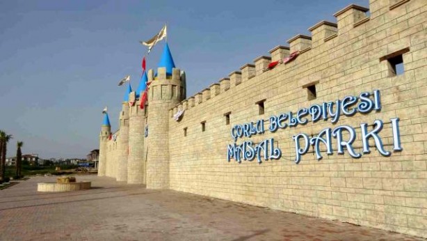 Foto - CHP'li belediyeden ilginç karar! İlçeyi ayağa kaldıran 20 milyon liralık parkı açıldığı gibi kapattı