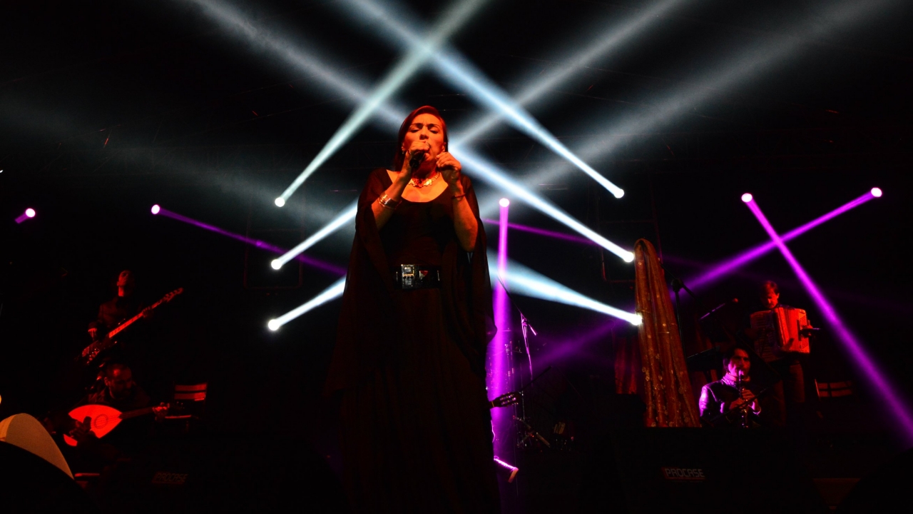 Foto - CHP’li belediyenin rezilliğine CHP amigosu Leman Sam bile isyan etti: Ben hayatımda böyle bir şey görmedim