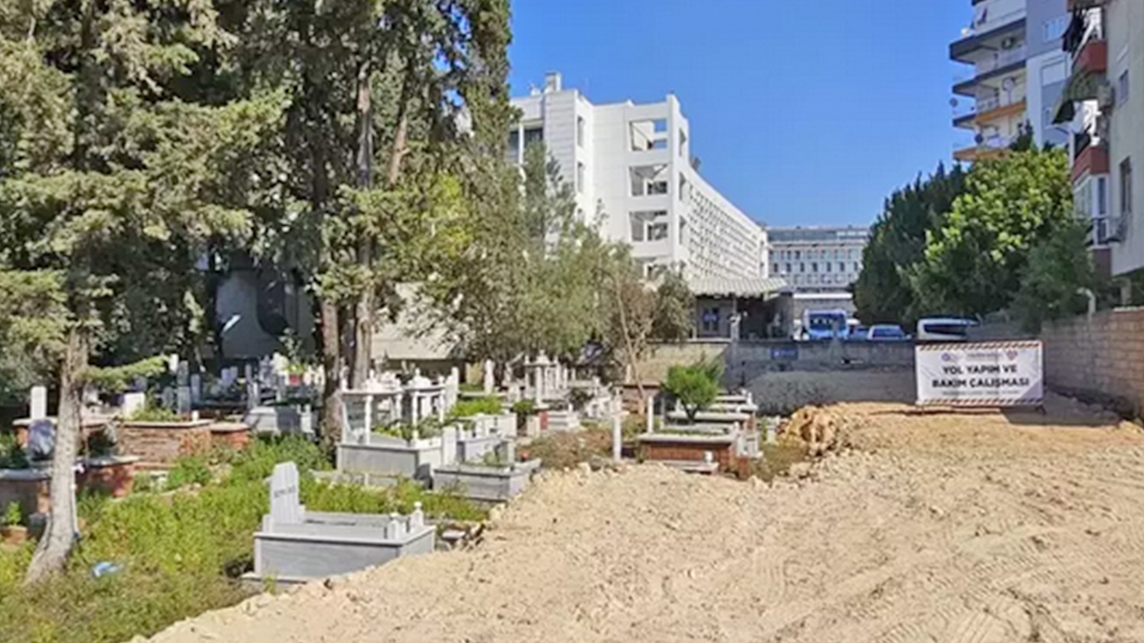 Foto - CHP’li belediyenin Selanik göçmenlerini üzen kararına Kültür Varlıklarını Koruma Bölge Kurulu ‘dur’ dedi: Andızlı’daki büyüklerimiz artık rahat uyuyacak... Bunların ne ‘ölü’ye ne ‘diri’ye saygısı var