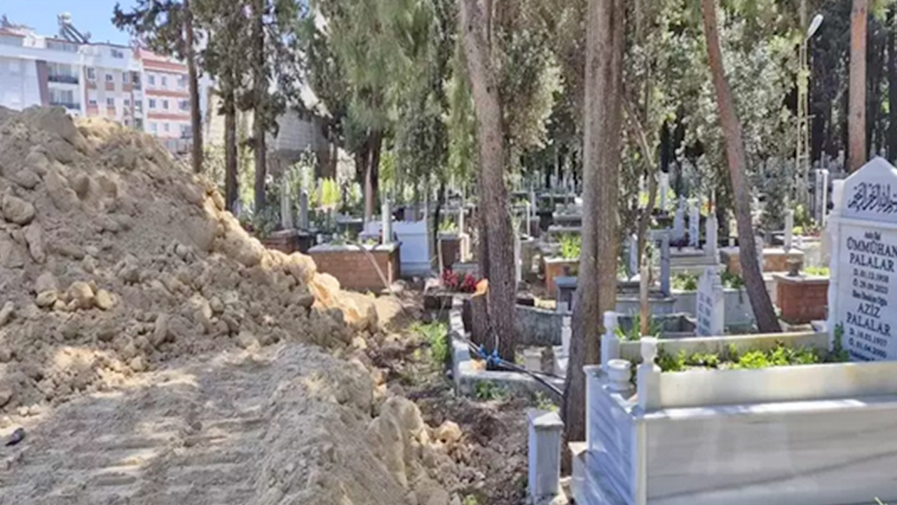 Foto - CHP’li belediyenin Selanik göçmenlerini üzen kararına Kültür Varlıklarını Koruma Bölge Kurulu ‘dur’ dedi: Andızlı’daki büyüklerimiz artık rahat uyuyacak... Bunların ne ‘ölü’ye ne ‘diri’ye saygısı var