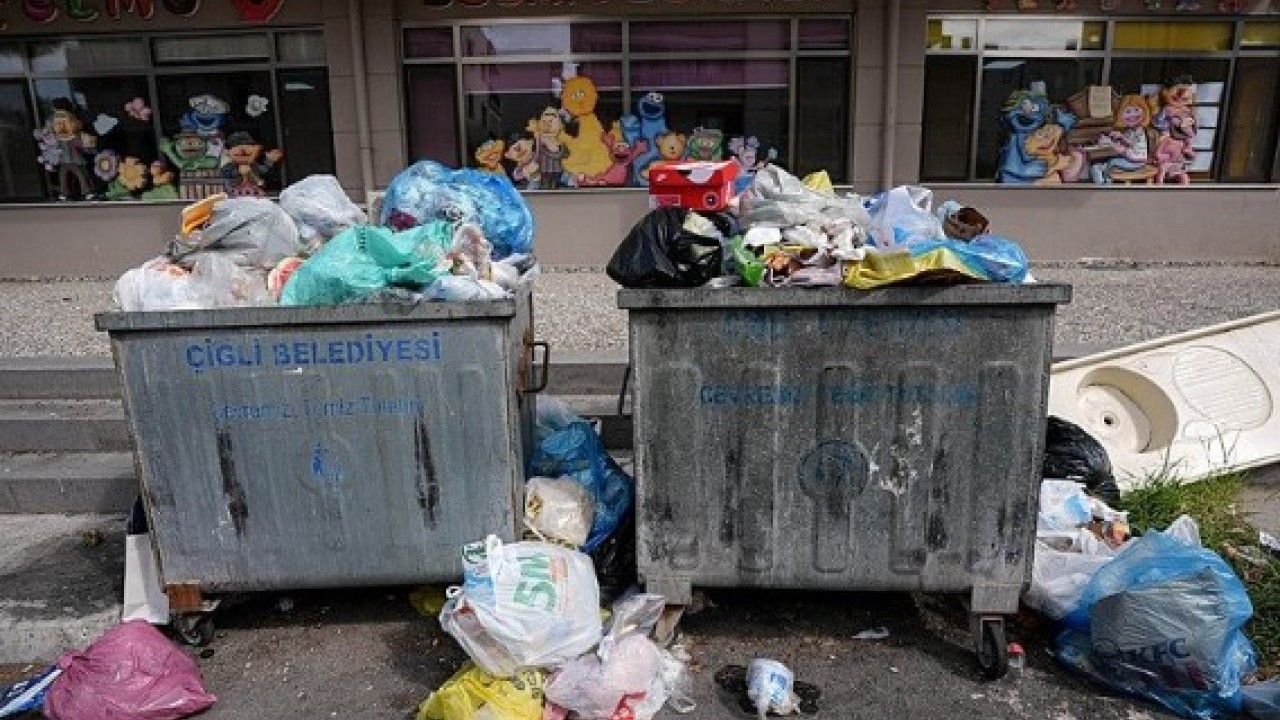 Foto - CHP'li Belediye'ye isyan: 'Sözünüzün arkasında durmadınız çöpünüzün arkasında durun'