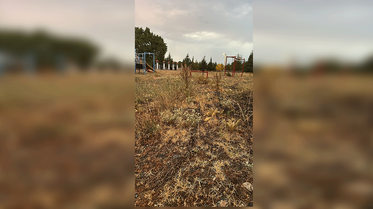 Foto - CHP’li belediyeye tepki yağıyor! Park ve çocuk oyun alanları çürümeye terk edildi