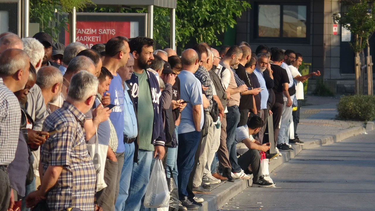 Foto - CHP’li büyükşehirde çalışanlar grevde, ulaşım felç! "CHP’ye oy verenlere müstahak"