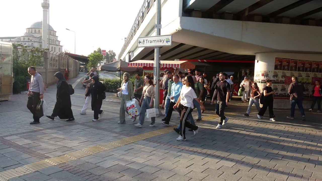 Foto - CHP’li büyükşehirde çalışanlar grevde, ulaşım felç! "CHP’ye oy verenlere müstahak"