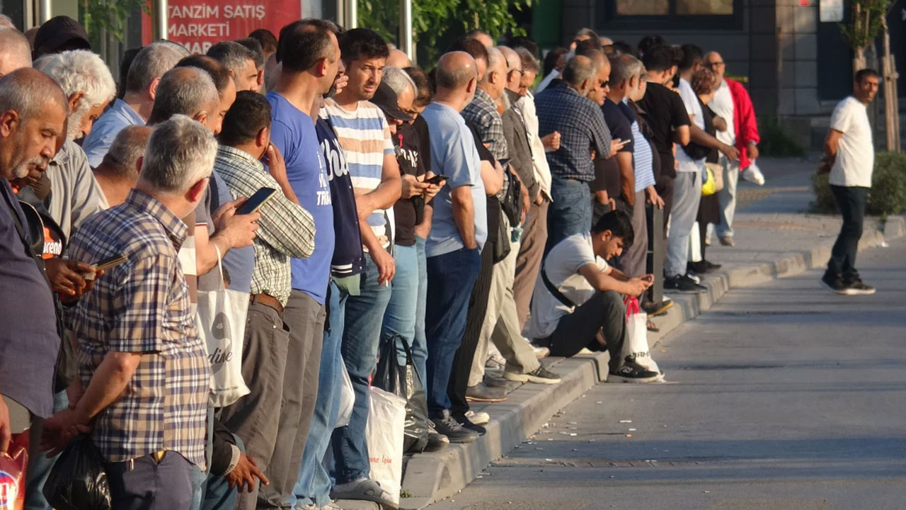 Foto - CHP’li büyükşehirde çalışanlar grevde, ulaşım felç! "CHP’ye oy verenlere müstahak"