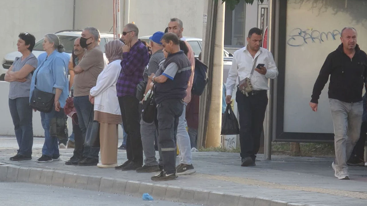 Foto - CHP’li büyükşehirde çalışanlar grevde, ulaşım felç! "CHP’ye oy verenlere müstahak"