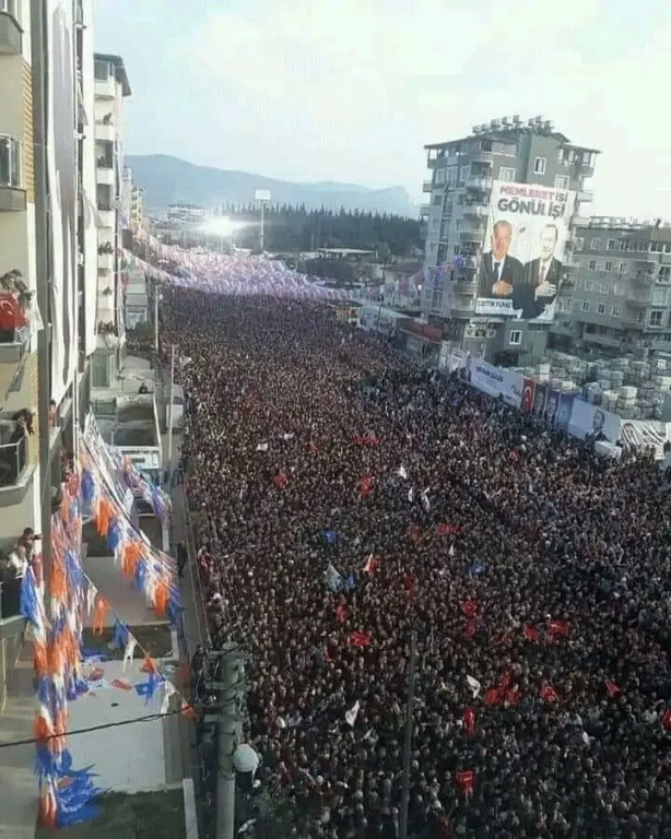 Foto - CHP'li Fikri Sağlar'dan 'Diyarbakır' yalanı! 8 yıl öncesinin fotoğrafı ile algı yaptı