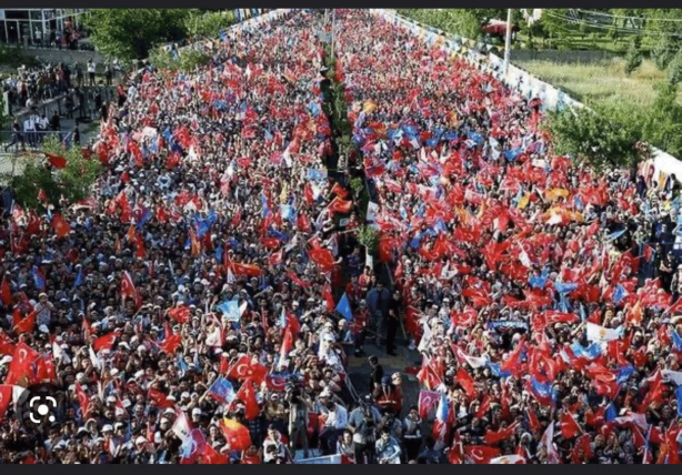 Foto - CHP'li Fikri Sağlar'dan 'Diyarbakır' yalanı! 8 yıl öncesinin fotoğrafı ile algı yaptı