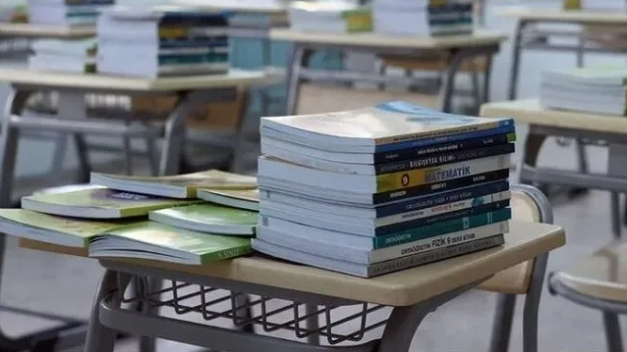 Foto - CHP’li gazeteci Deniz Zeyrek’in MEB yalanı elinde patladı! Milli Eğitim Bakanı Yusuf Tekin hedefte