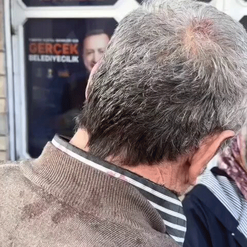 CHP'li gruptan Ramazan Amca'ya alçak saldırı! Yere yatırıp tekmelediler! AK Parti'den sert tepki