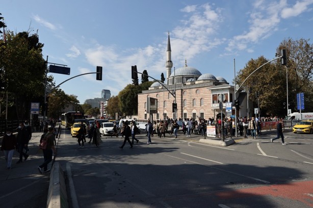 Foto - CHP'li İBB'nin çalışması sonrası yoğun trafik! Tepki yağıyor