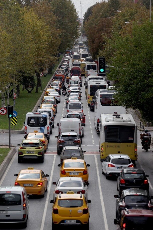 Foto - CHP'li İBB'nin çalışması sonrası yoğun trafik! Tepki yağıyor