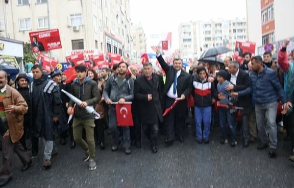 Foto - CHP'li Kaftancıoğlu'nun paylaştığı kurgu görüntülerin çekimini yapan Mahmut Dölek bakın kim çıktı!