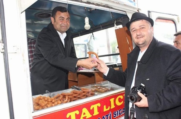 Foto - CHP'li Kaftancıoğlu'nun paylaştığı kurgu görüntülerin çekimini yapan Mahmut Dölek bakın kim çıktı!